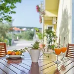 Apartment Petra *